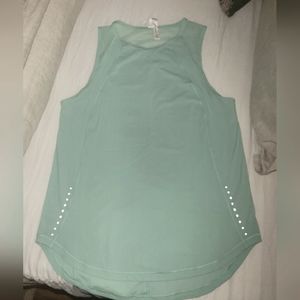 Lululemon tank